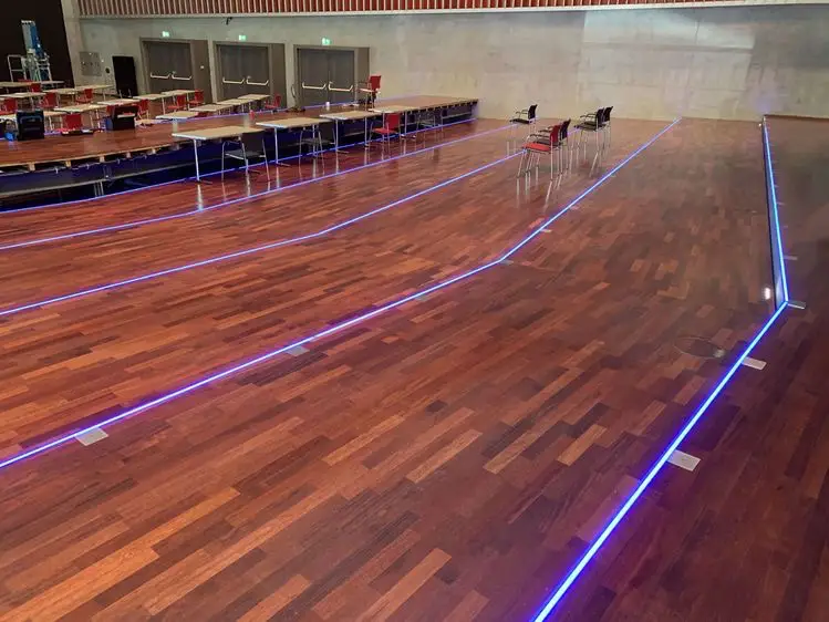 Bissinger Lights Projekte Lineare Einbaueuchten Mehrzweckhalle