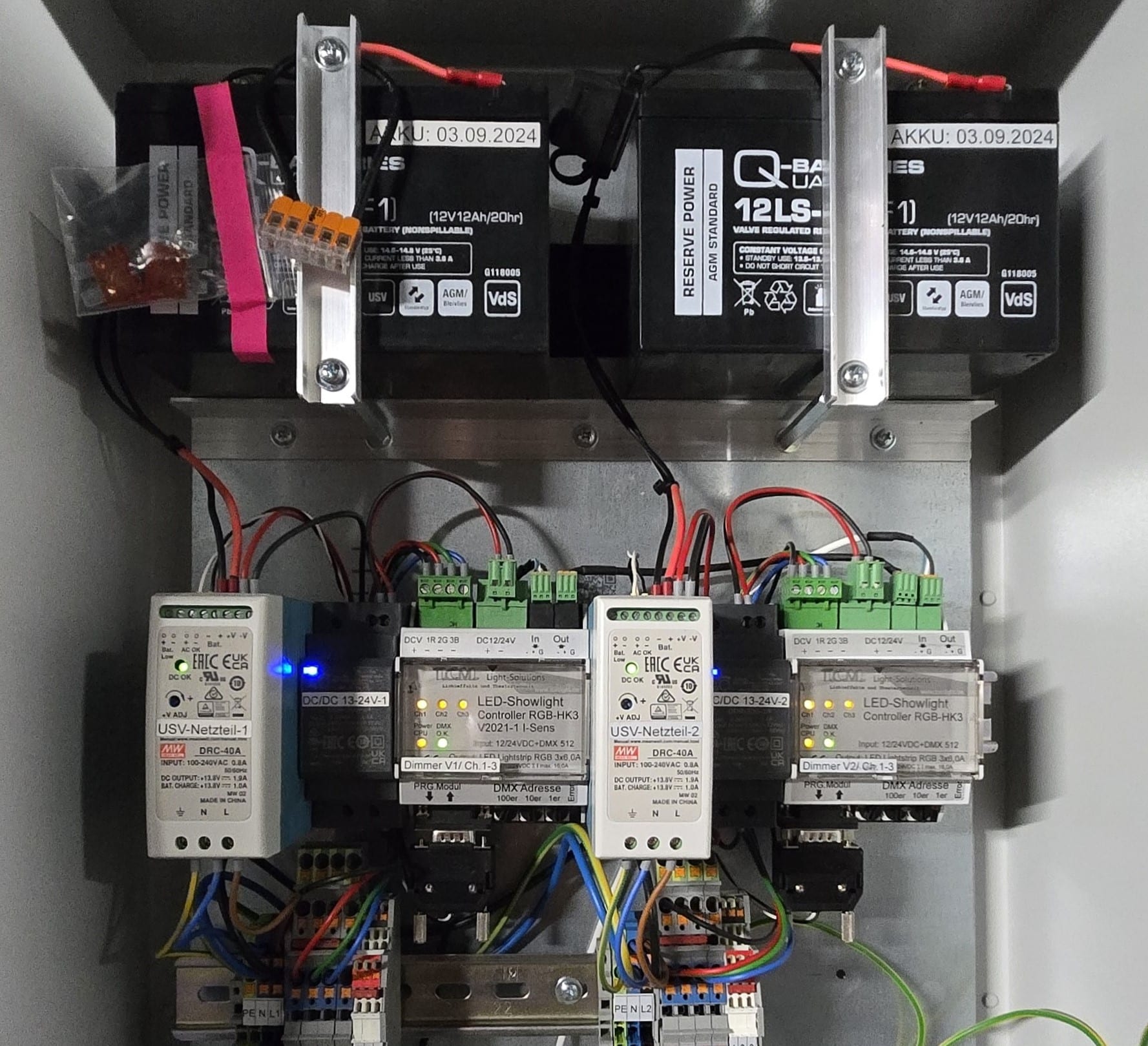 schaltschrank_notstrom_batterieversorgung Batterie Versorgung Stufenbeleuchtung