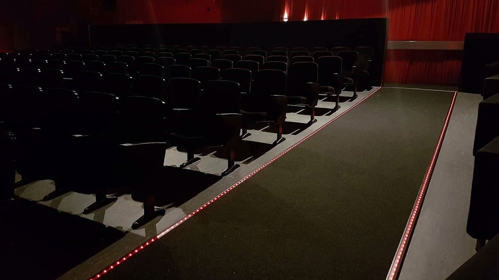 Camera Zwo Saarbrücken Bodenmarkierung LED Beleuchtung Kino