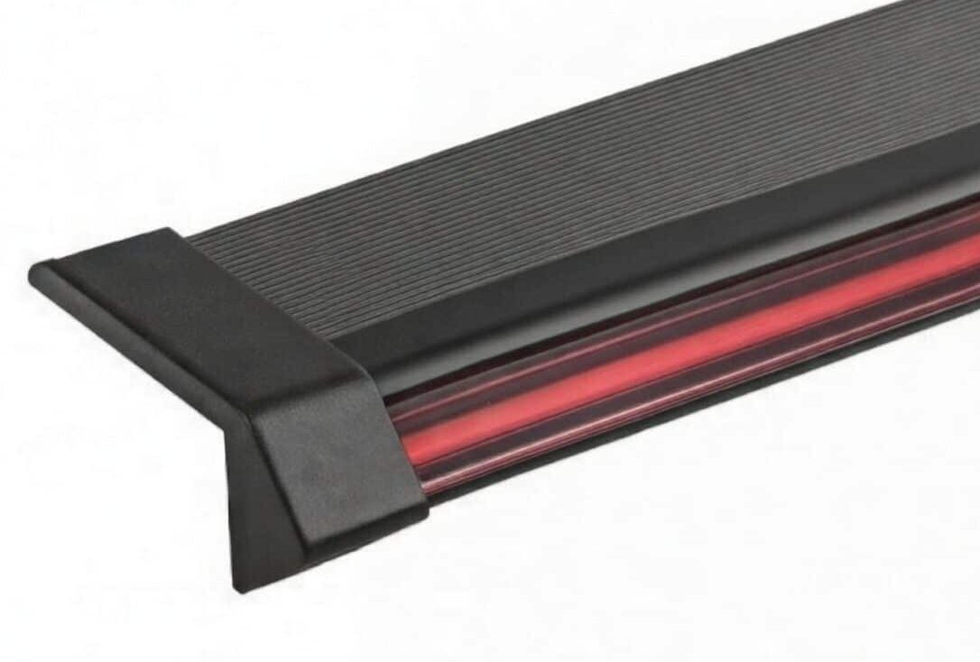 stufenprofil-led-trittkante-tubelight-ersatz.jpg schmales LED-Stufenprofil BL mit Lichtaustritt an der Stufenkante, auch für gebogene Treppenradien geeignet, Orientierungsbeleuchtung für Treppenanlagen, 12V/24V