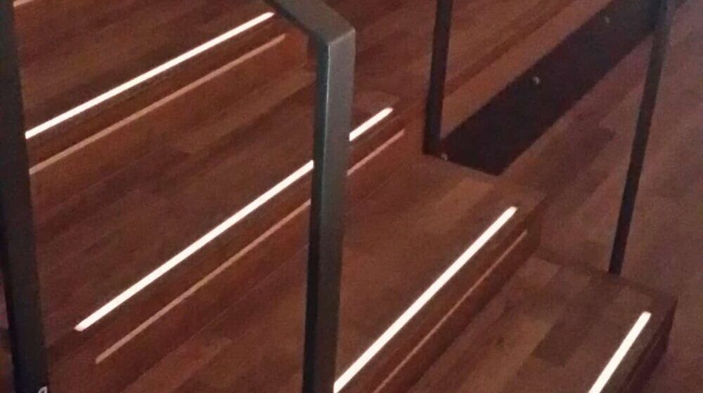 Stufenbeleuchtung_Stadthalle_Lohr Einbauleuchten in Parkettstufen