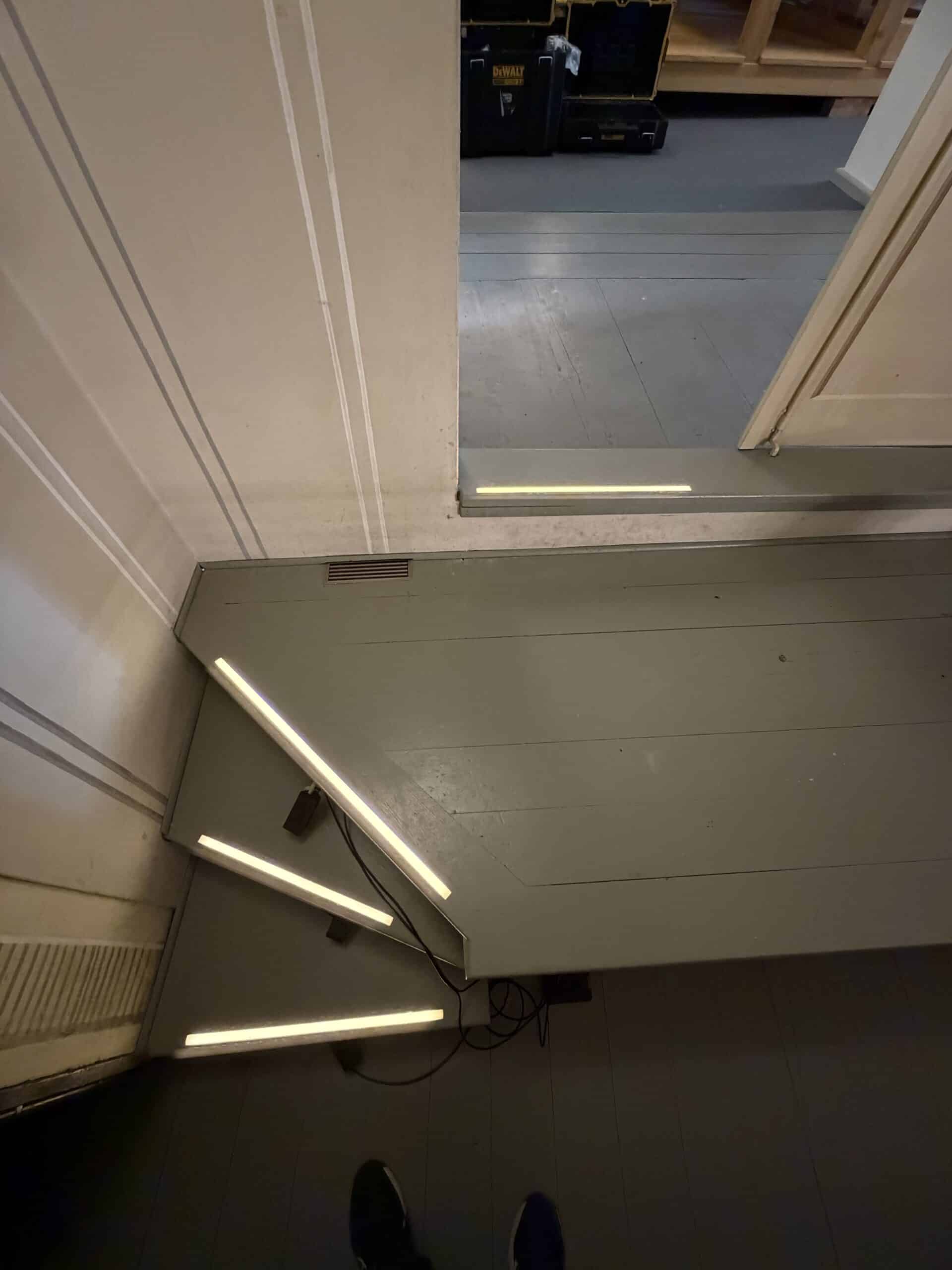 Lichttest der nachgerüsteten Stufenbeleuchtung im Schlosstheater Schwetzingen