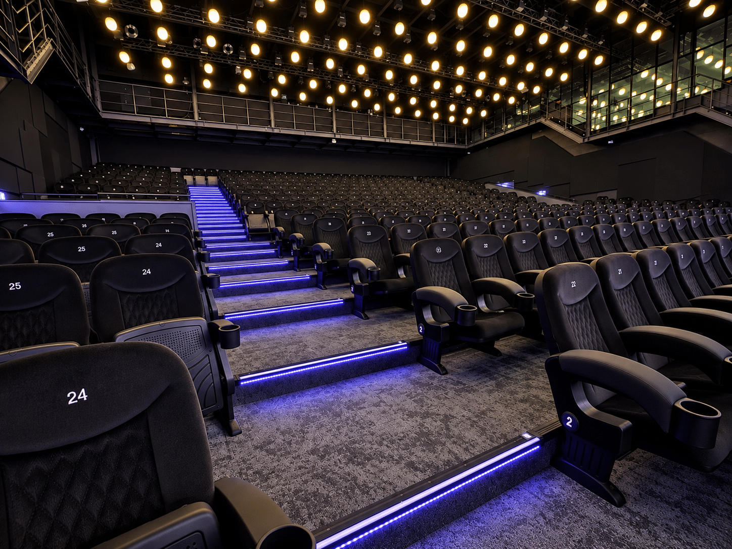 GOP Varieté Essen · Artistical Theater – LED step lighting project in Germany